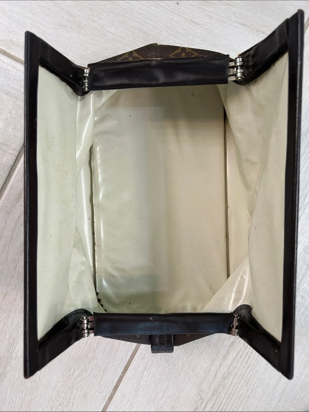 Louis Vuitton Dopp Kit Toiletry Bag Monogram Authentic Vintage